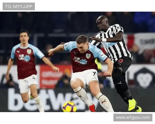 伯恩利主场迎战哈德斯菲决战英冠争夺关键三分